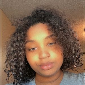 Meet your Posher, Cora